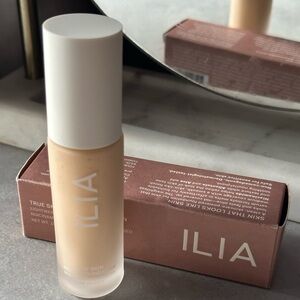ILIA True Skin Serum In SABLE SF.5 foundation  NEW IN BOX